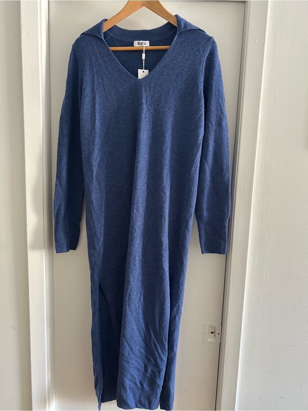 NWT 525 America Blue V-Neck Long Sleeve Knit Dress